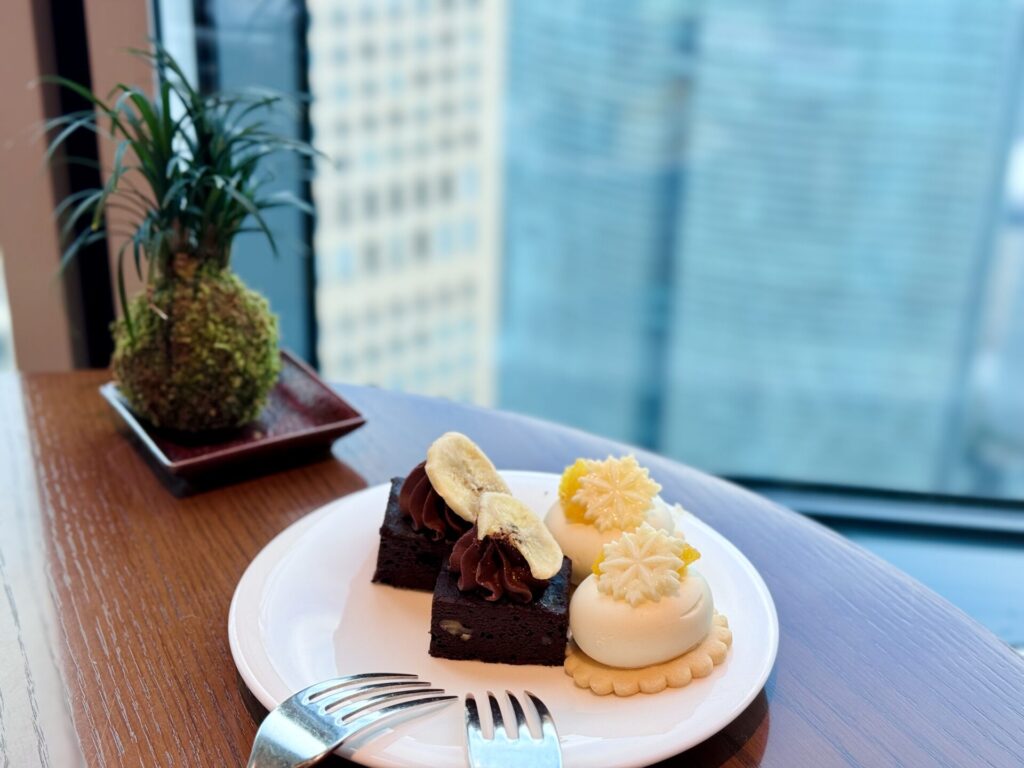 コンラッド東京 年末年始 エグゼクティブラウンジのアフタヌーンティー