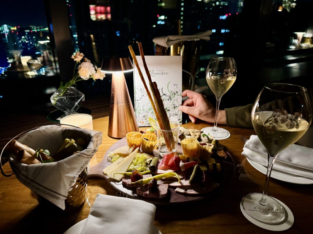 コンラッド カウントダウンパーティー with ペリエ ジュエ 2023-2024