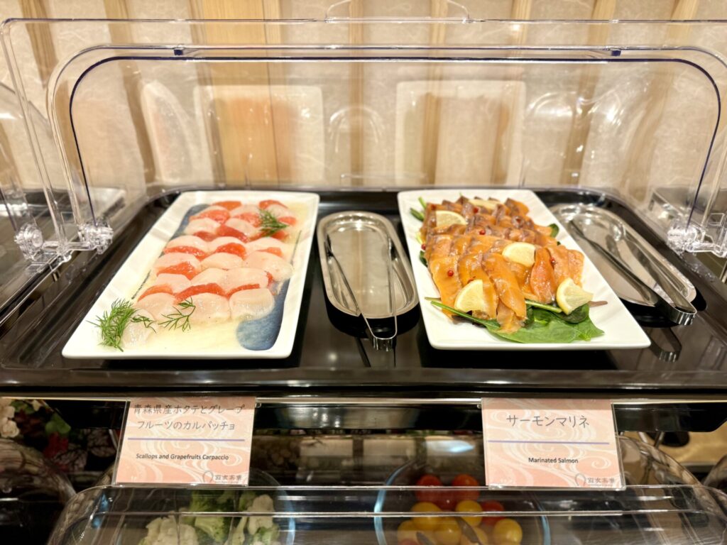 野乃浅草別邸 朝食 スモークサーモンとホタテ