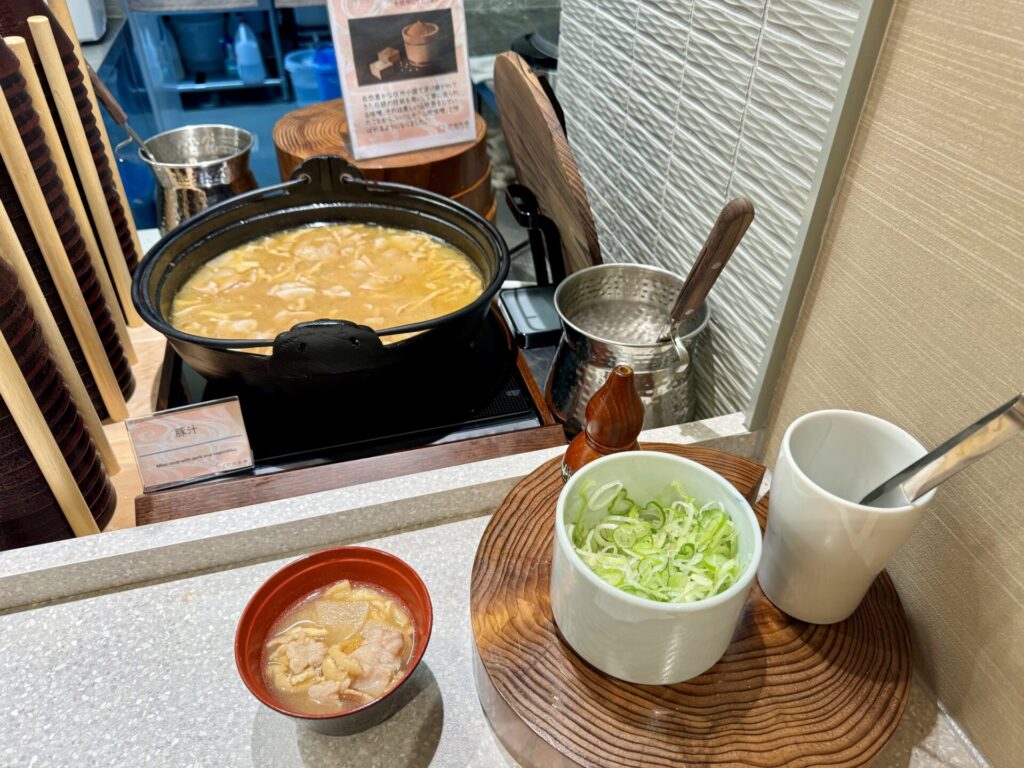 御宿 野乃浅草別邸 朝食 豚汁