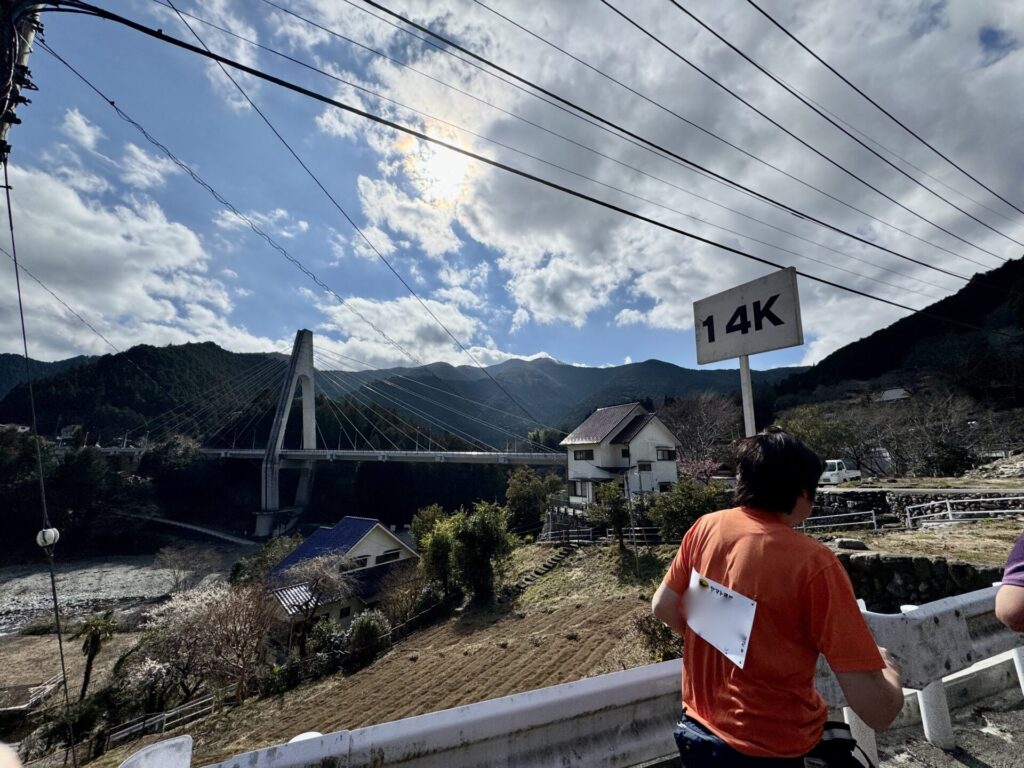 青梅マラソン 14km地点 奥多摩大橋