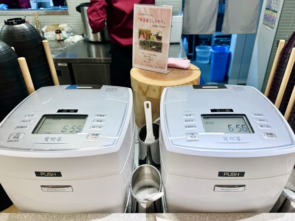 野乃浅草 別邸 朝食 白米とカニ飯