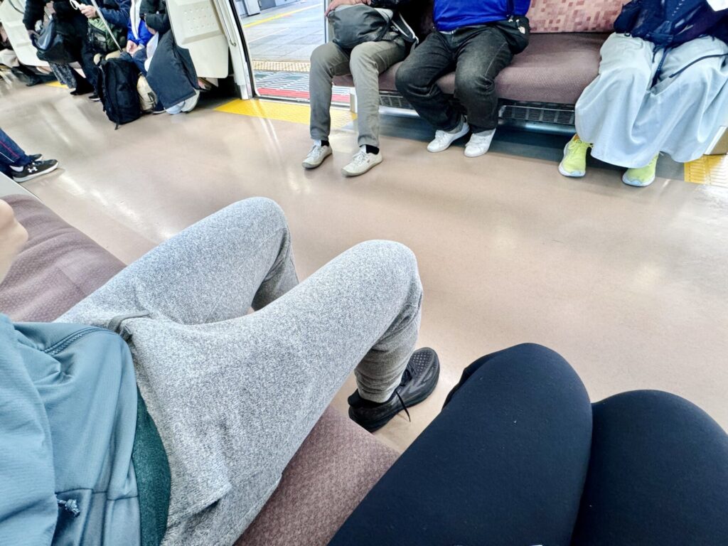 青梅マラソンに向かう中央線 車内