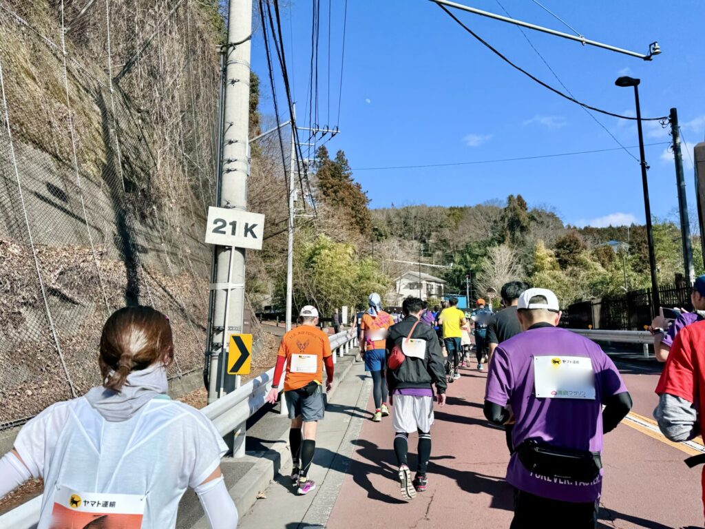 青梅マラソン 21km地点を通過