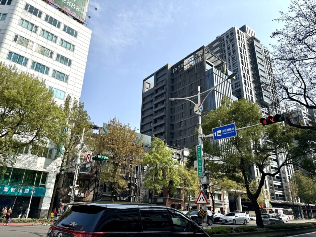 ダブルツリーbyヒルトン台北中山 外観