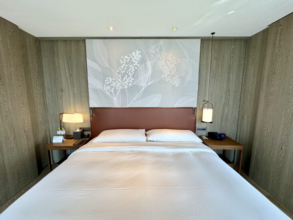 ダブルツリーbyヒルトン台北中山 コーナースイート キングベッド