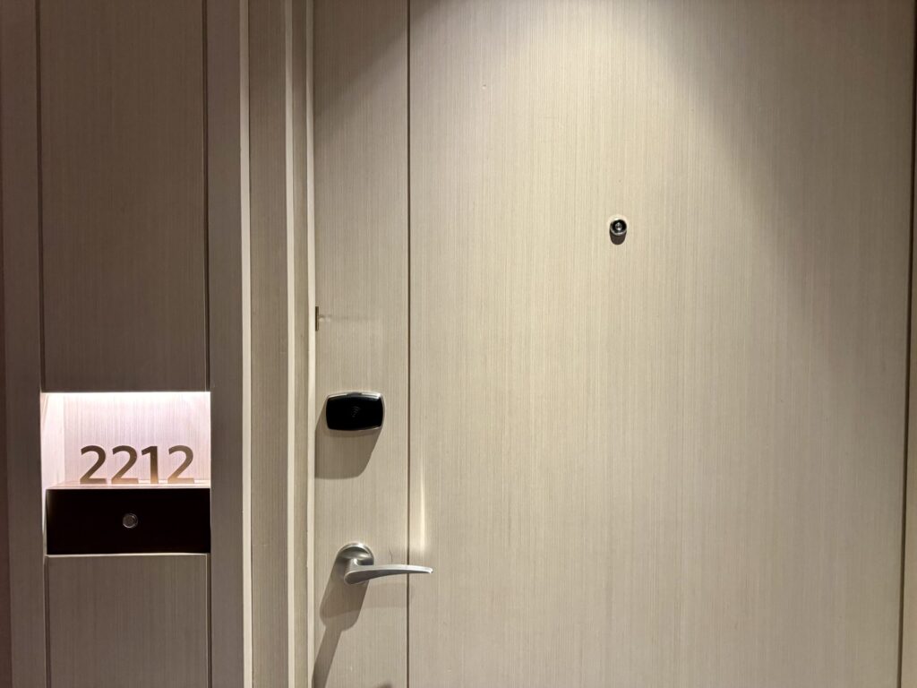 ヒルトン台北新板 客室扉