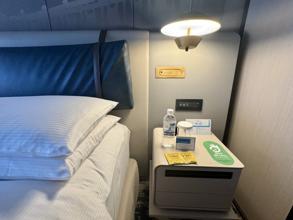 ヒルトン台北新板 デラックススイート ベッドサイド