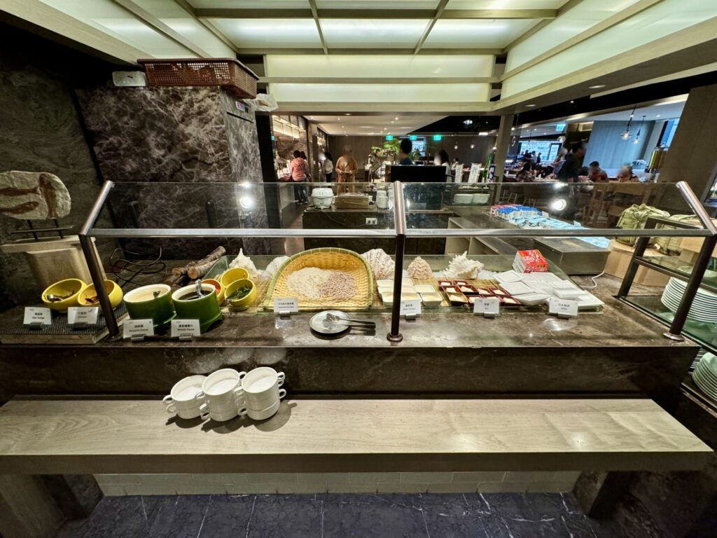 ヒルトン台北新板 朝食会場 マーケットフレーバー ブッフェ台