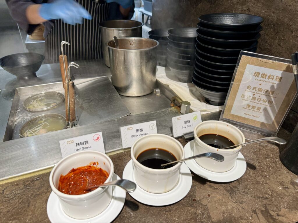 ヒルトン台北新板 朝食 ライブキッチン 台湾ヌードル
