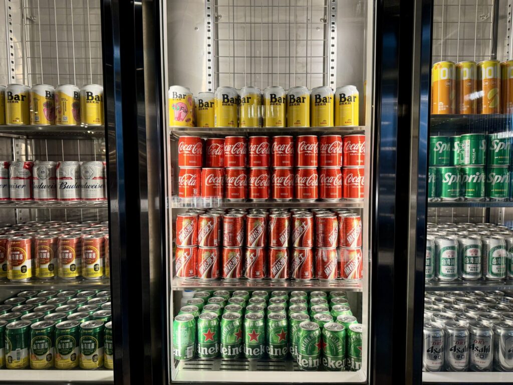 ヒルトン台北新板 朝食会場 ビールとソフトドリンク