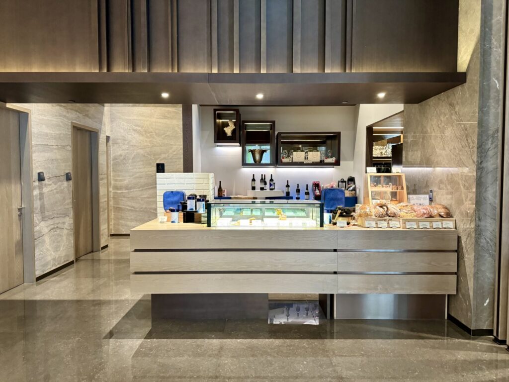 ヒルトン台北新板 ロビーバー「ソーシャビリティ」