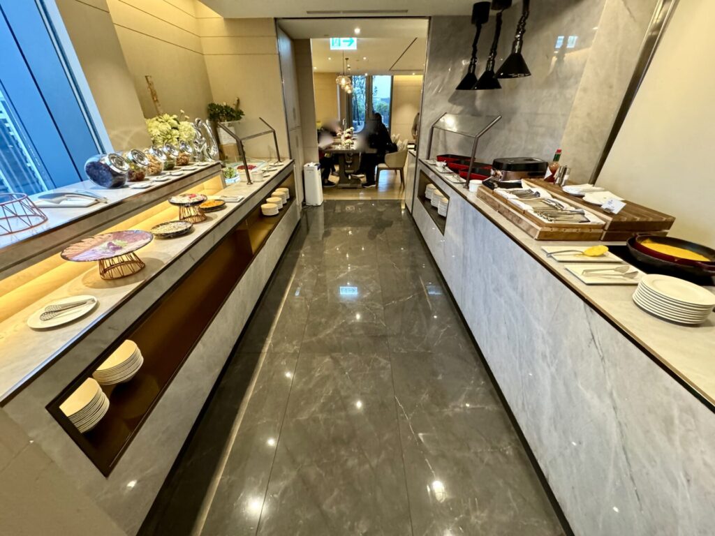 ヒルトン台北新板 エグゼクティブラウンジ イブニングカクテル ブッフェ台