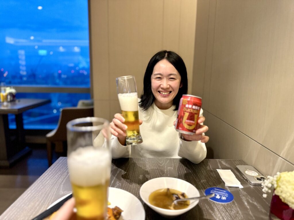 ヒルトン台北新板 エグゼクティブラウンジ ビールで乾杯