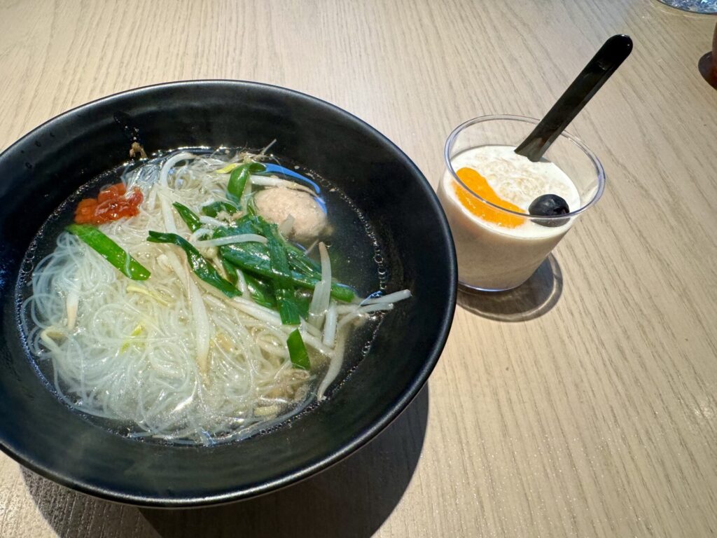 ヒルトン台北新板 朝食 食べたもの