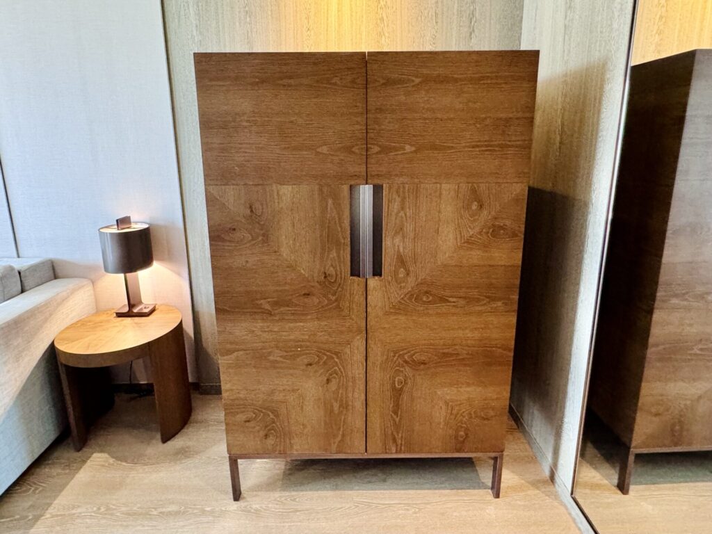 ダブルツリー台北中山 キング1ベッドルーム コーナースイート ミニバー