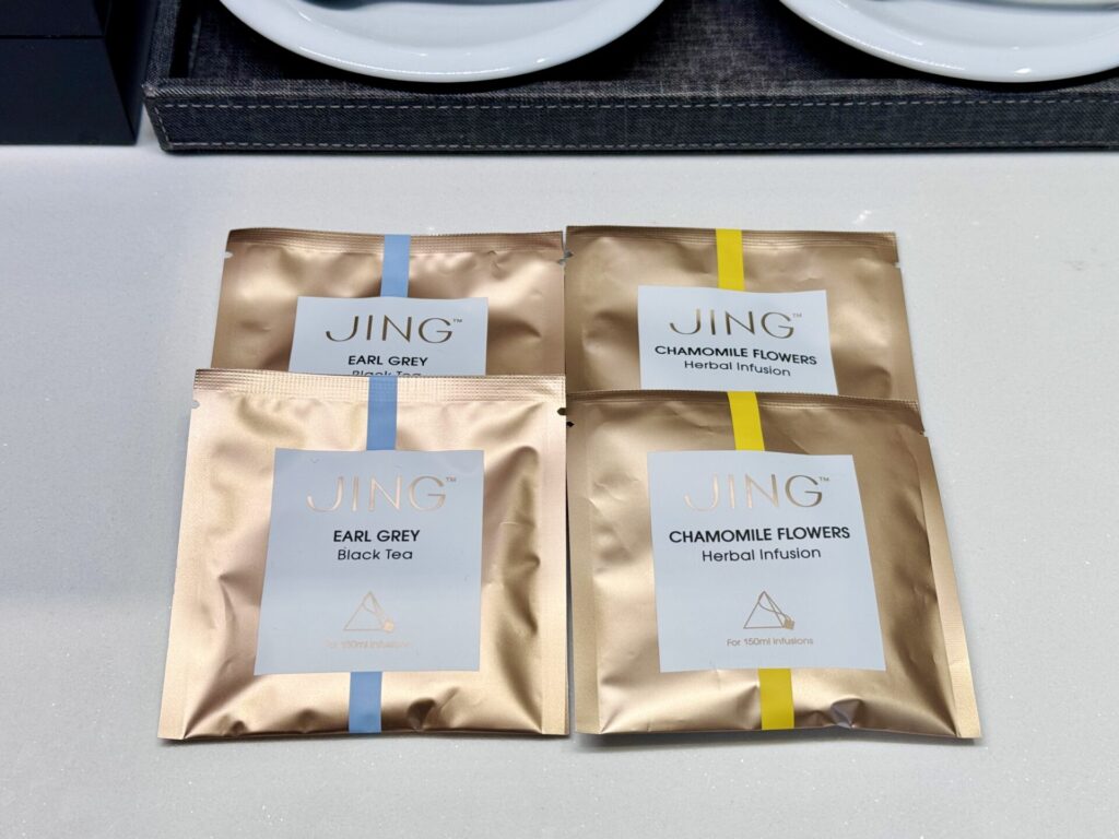 ヒルトン台北新板 デラックススイート ミニバーのJIN TEA