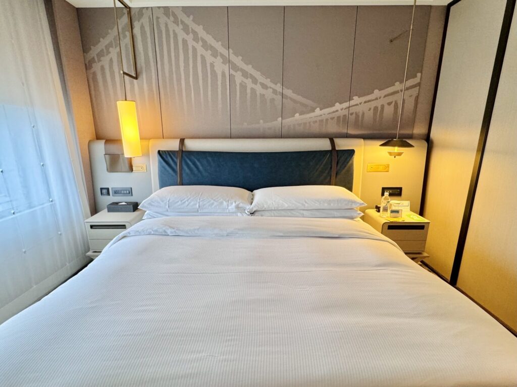 ヒルトン台北新板 デラックススイート ベッド