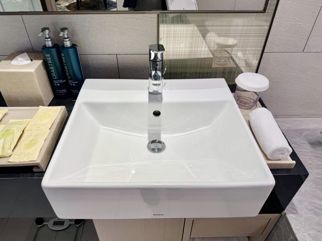 ヒルトン台北新板 デラックススイート 洗面台