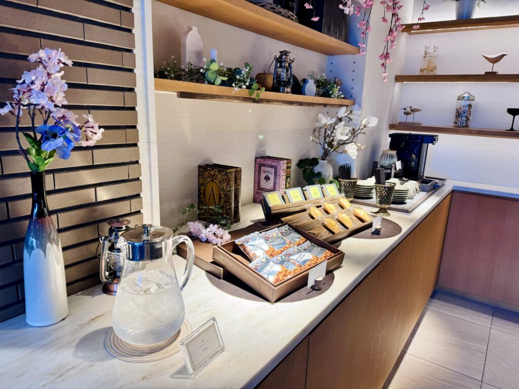 「bar hotel 箱根香山」ラウンジ