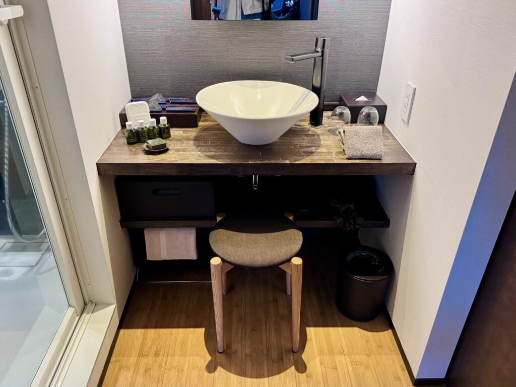 「bar hotel 箱根香山」洗面台