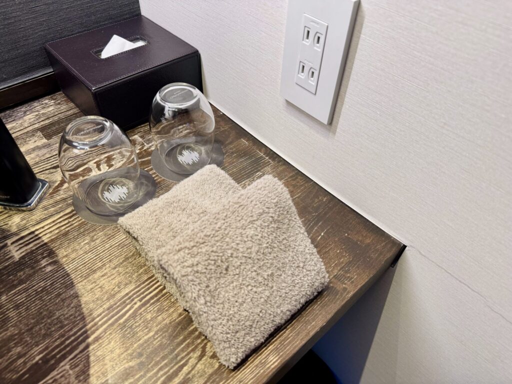 「bar hotel 箱根香山」タオルなど