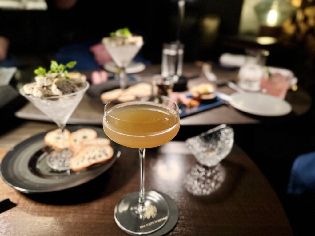 「bar hotel 箱根香山」バーのカクテル