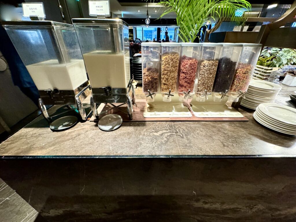 ヒルトン台北新板 朝食 シリアル