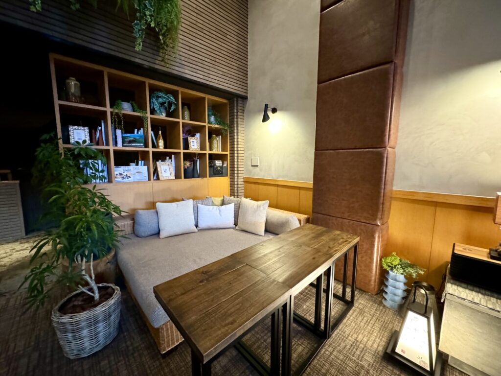 bar hotel箱根香山 ラウンジ ソファ席
