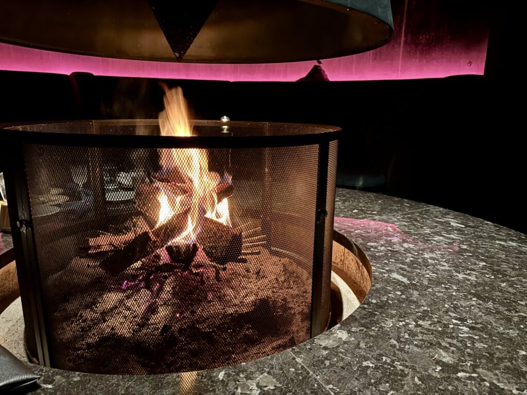 bar hotel箱根香山 thebar 暖炉