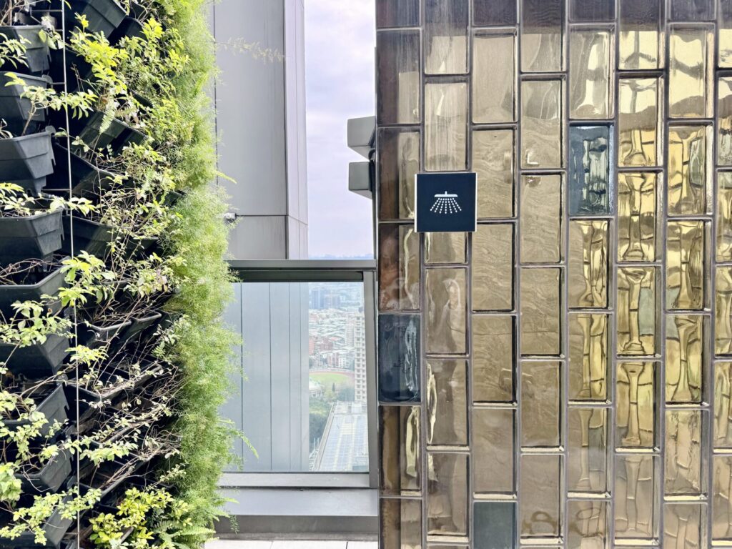 ヒルトン台北新板 屋上プール