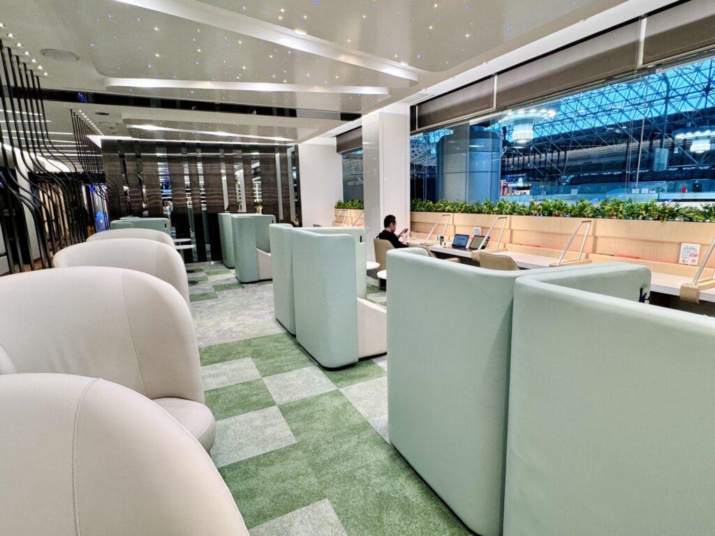 台湾桃園国際空港「The infinity(ザ・インフィニティ)」ラウンジ座席