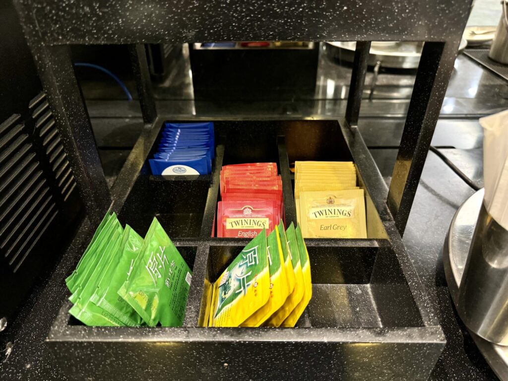 エバー航空 ラウンジ お茶