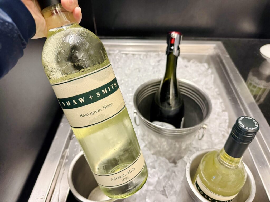 台湾桃園国際空港 シンガポール空港 シルバークリスラウンジ アルコール