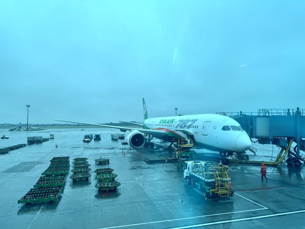 エバー航空 桃園-関空 BR 130 B787-9