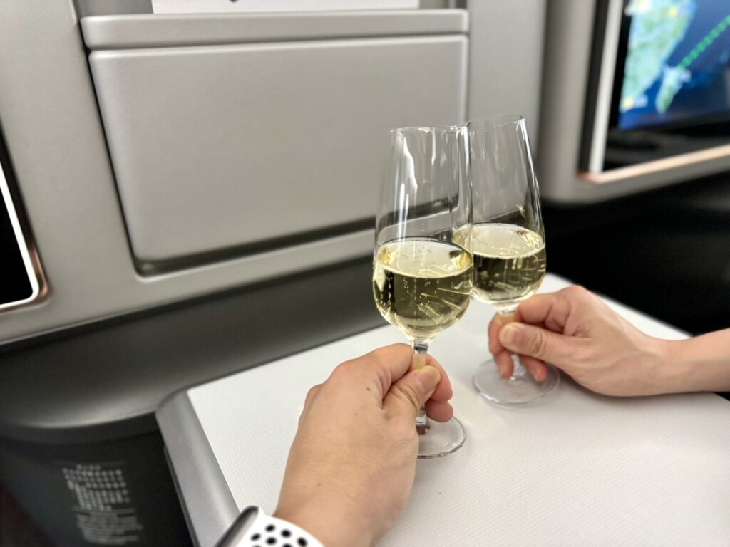 エバー航空 ロイヤルローレルクラス ウェルカムシャンパン