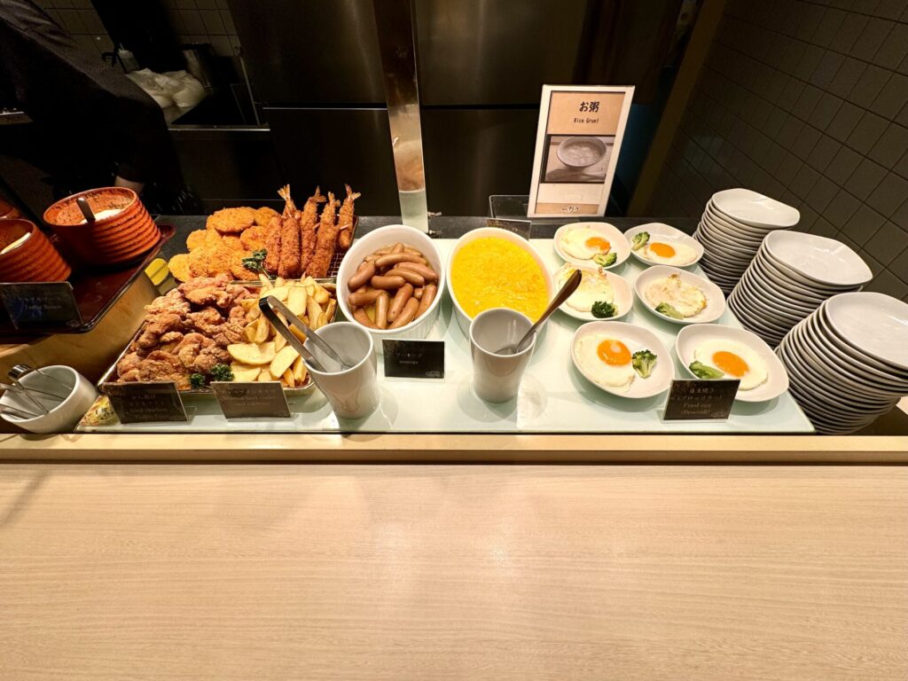 御宿野乃松本 朝食 目玉焼き ソーセージ