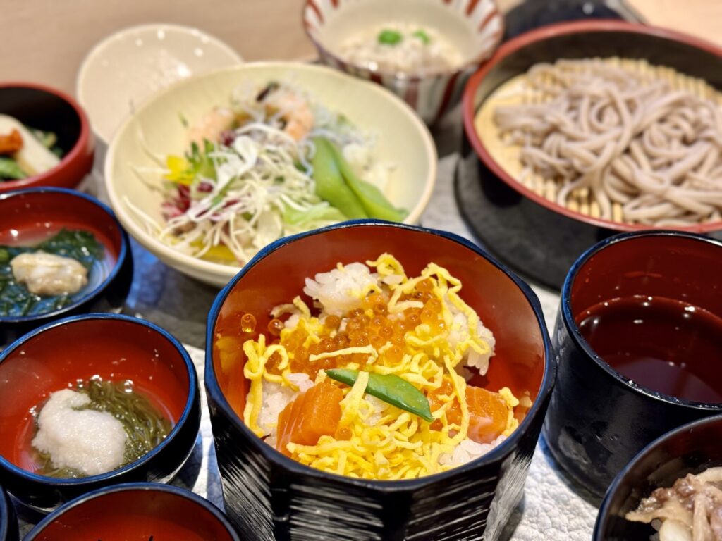 御宿野乃松本 朝食 食べたもの サーモンちらし寿司
