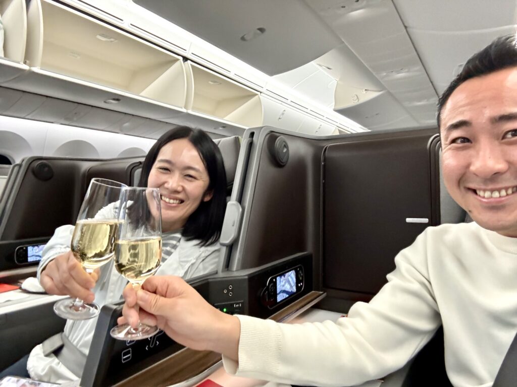 エバー航空 ロイヤルローレルクラス ウェルカムドリンクで乾杯