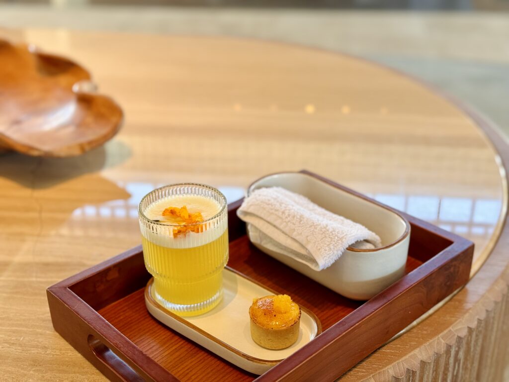 umana Bali(ウマナバリ)LXR ウェルカムドリンクとケーキ