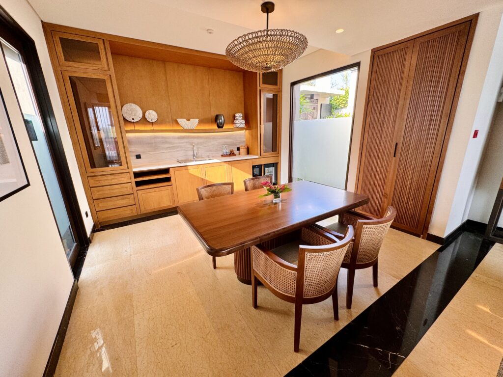 Umana Bali 1ベッドルーム トロピカル ガーデン ルーム ヴィラ客室