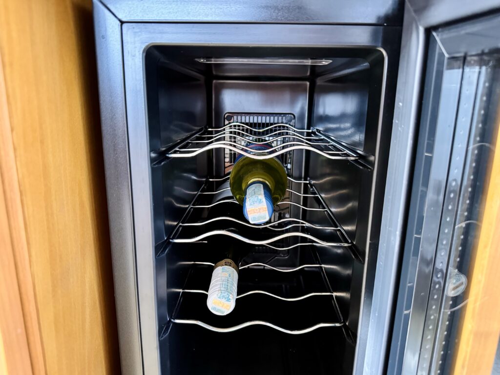 Umana Bali(ウマナバリ)LXR 客室 ワインセラー