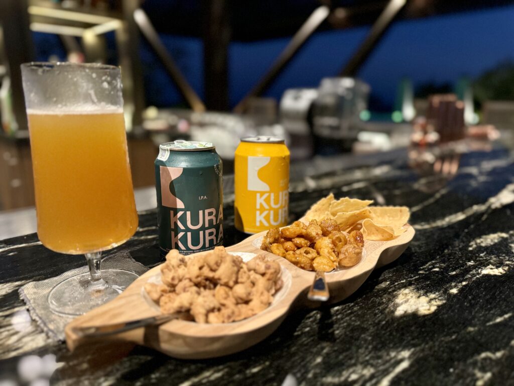 umana Bali(ウマナバリ)LXR プールバー おつまみとビール