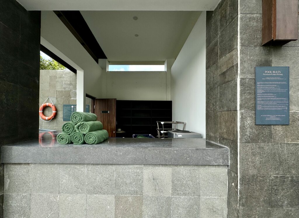 umana Bali(ウマナバリ)LXR メインプール タオル