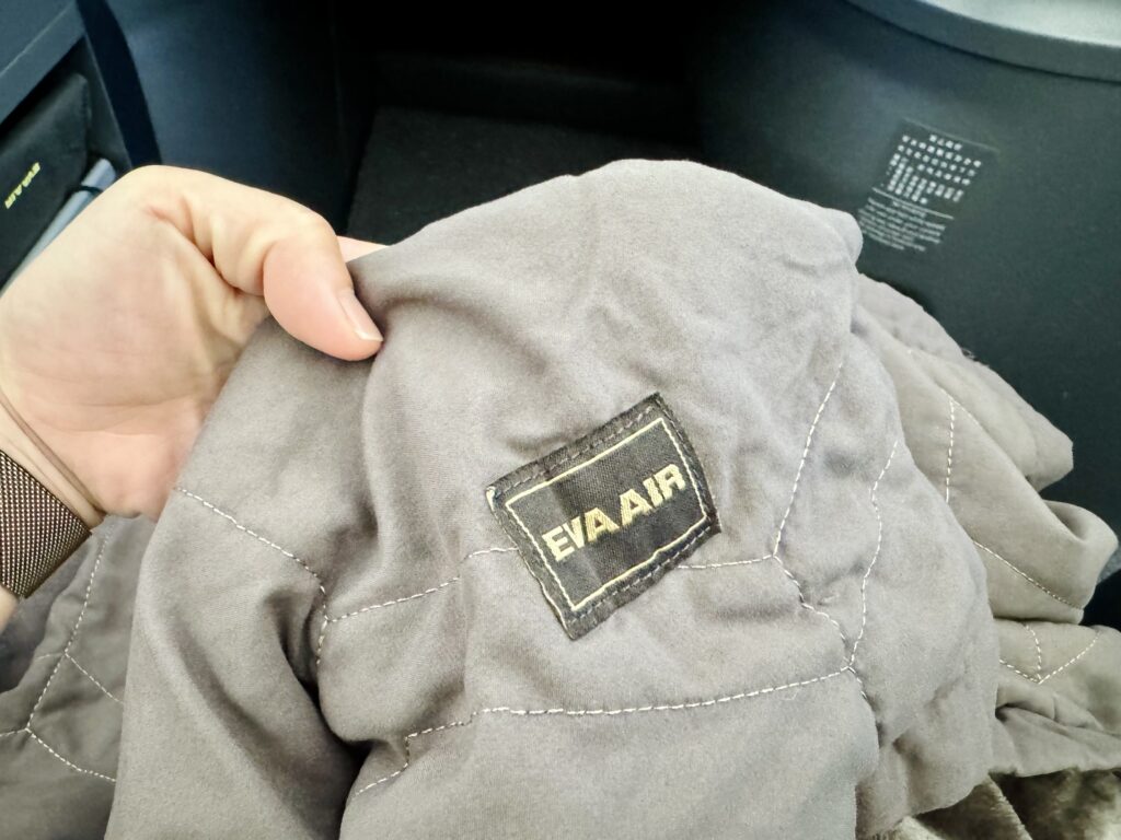 エバー航空 ロイヤルローレルクラス ブランケット