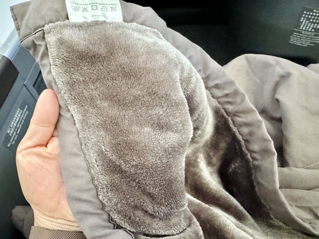 エバー航空 ロイヤルローレルクラス ブランケット