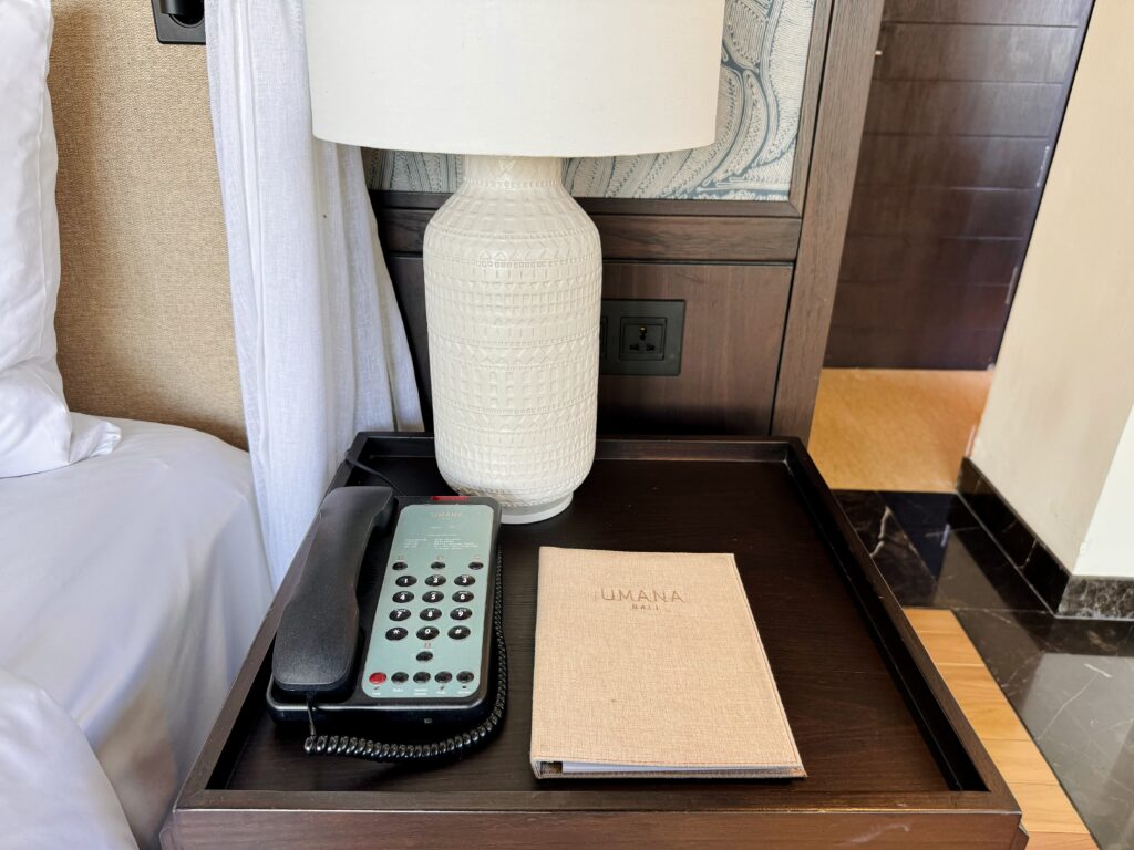 umana Bali(ウマナバリ)LXR 客室 ベッドサイド設備