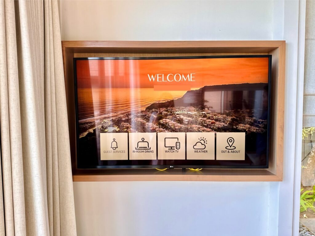 Umana Bali(ウマナバリ)LXR 客室 ベッドルーム テレビ