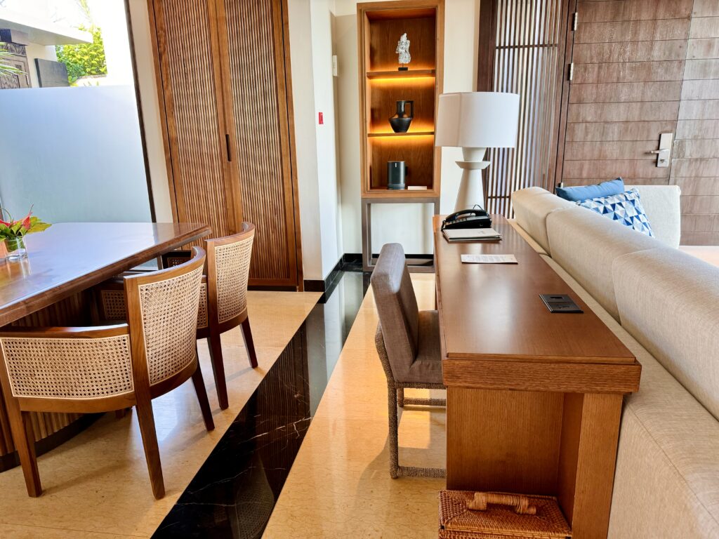 Umana Bali(ウマナバリ)LXR 客室 デスク