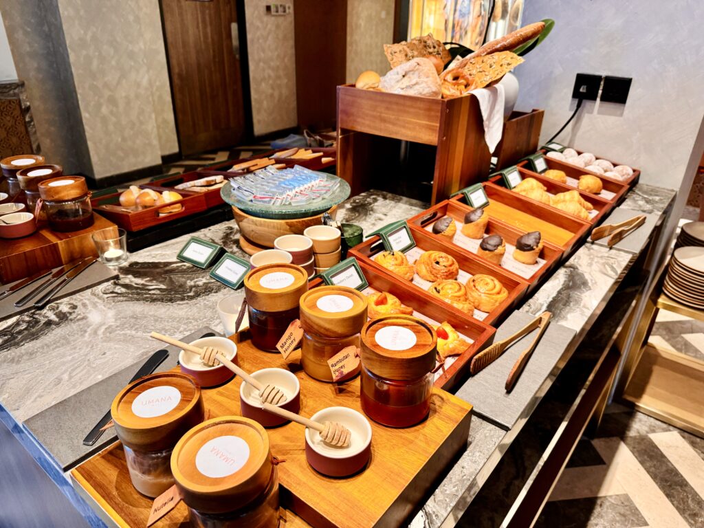 Umana Bali(ウマナバリ)LXR 朝食 パンコーナー